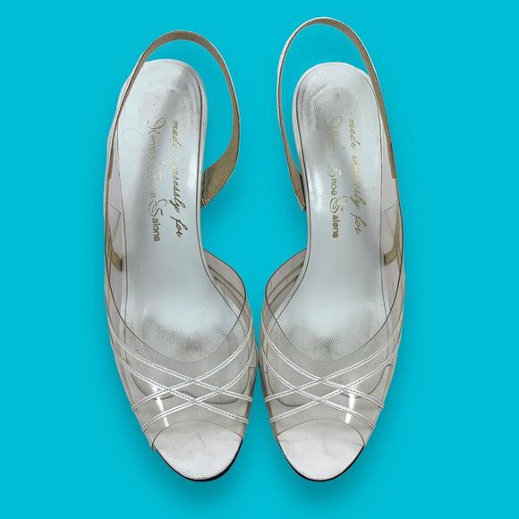 ❌SOLD❌1960s KEMP'S SHOE SALON White leather and clear slingback shoes - Picture 4 of 14